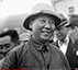 1945年8月28日毛主席赴重庆谈判抵达机场
